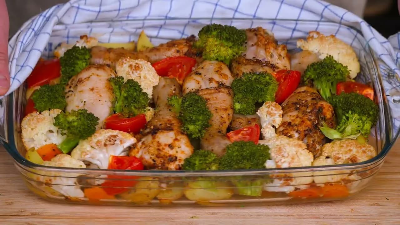 Zdrowa zapiekanka z brokułem i kalafiorem, która zachwyci smakiem