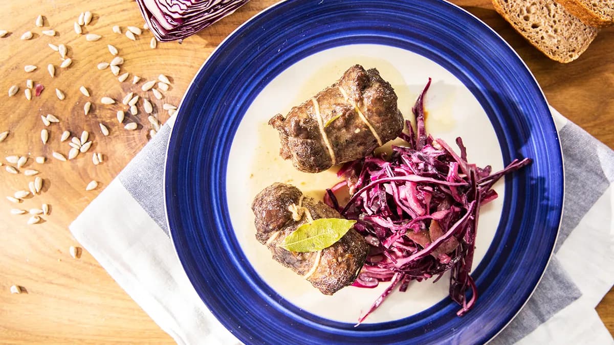 Jakie surówki do zrazów? Odkryj idealne połączenia smakowe