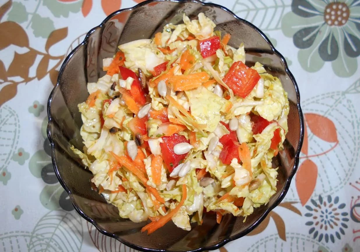 Ile kalorii ma surówka z kapusty pekińskiej? Zaskakujące wartości!