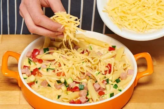 Szybka i smaczna zapiekanka z cukinią i makaronem dla każdego