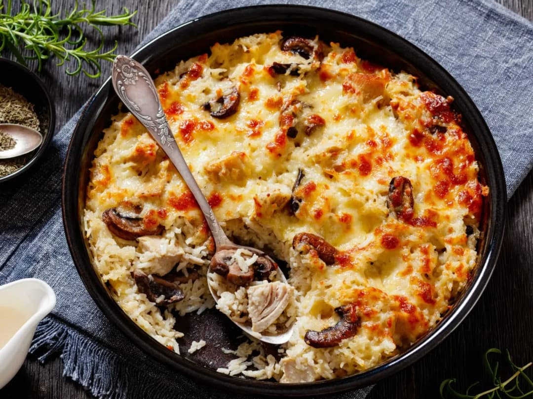 Szybka zapiekanka z ryżem, która zaoszczędzi Twój czas na gotowanie