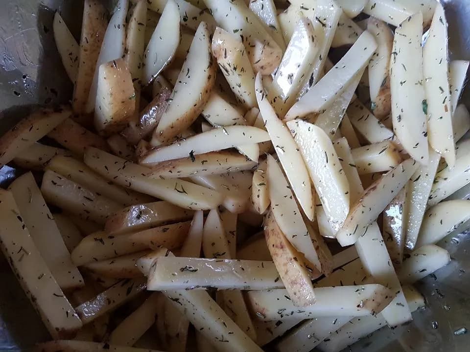 Czym przyprawić frytki z piekarnika, aby były wyjątkowo smaczne?