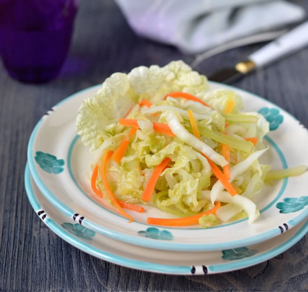 Surówka która może długo stać – zdrowe przepisy na dłuższe przechowywanie